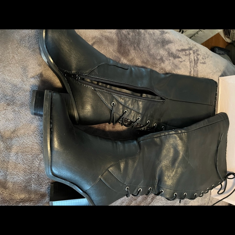 Heeled lace up calf boots